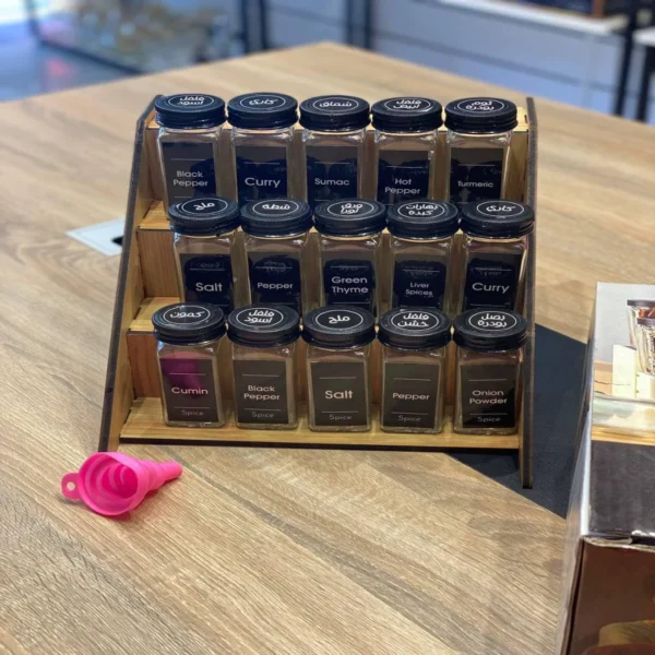 طقم توابل العروسة – 18 قطعة زجاج + سلم خشب شيك